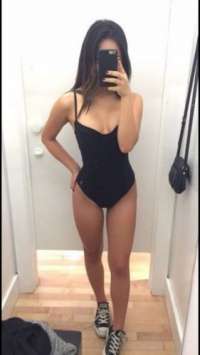 Gerçek Resimli Escort: 88 Kiloda ve 176 cm Boyunda Göz Alıcı Bir Eş