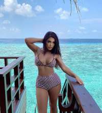 Saatlik Escort'ta En İyi Hizmetleri Sunan Büyüleyici Bir Kadın: Eşsiz Deneyiminiz Burada Başlar