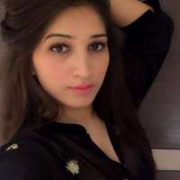 Üniversiteli Escort: Hafif, Uzun ve Zinde