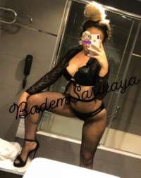 Üniversiteli Escort'ta Büyüleyici Bir Kızla Tanışın
